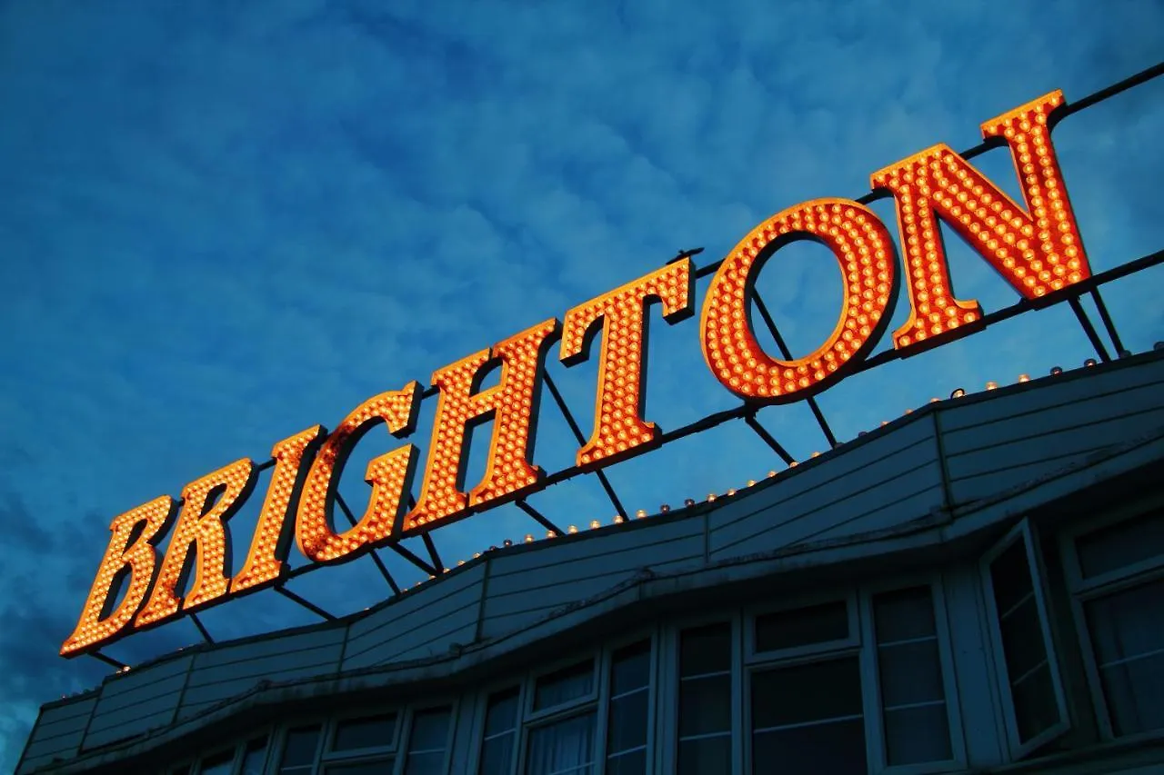 Finest Retreats - Pittodrie Guest House - Room 1 Brighton Apartment
