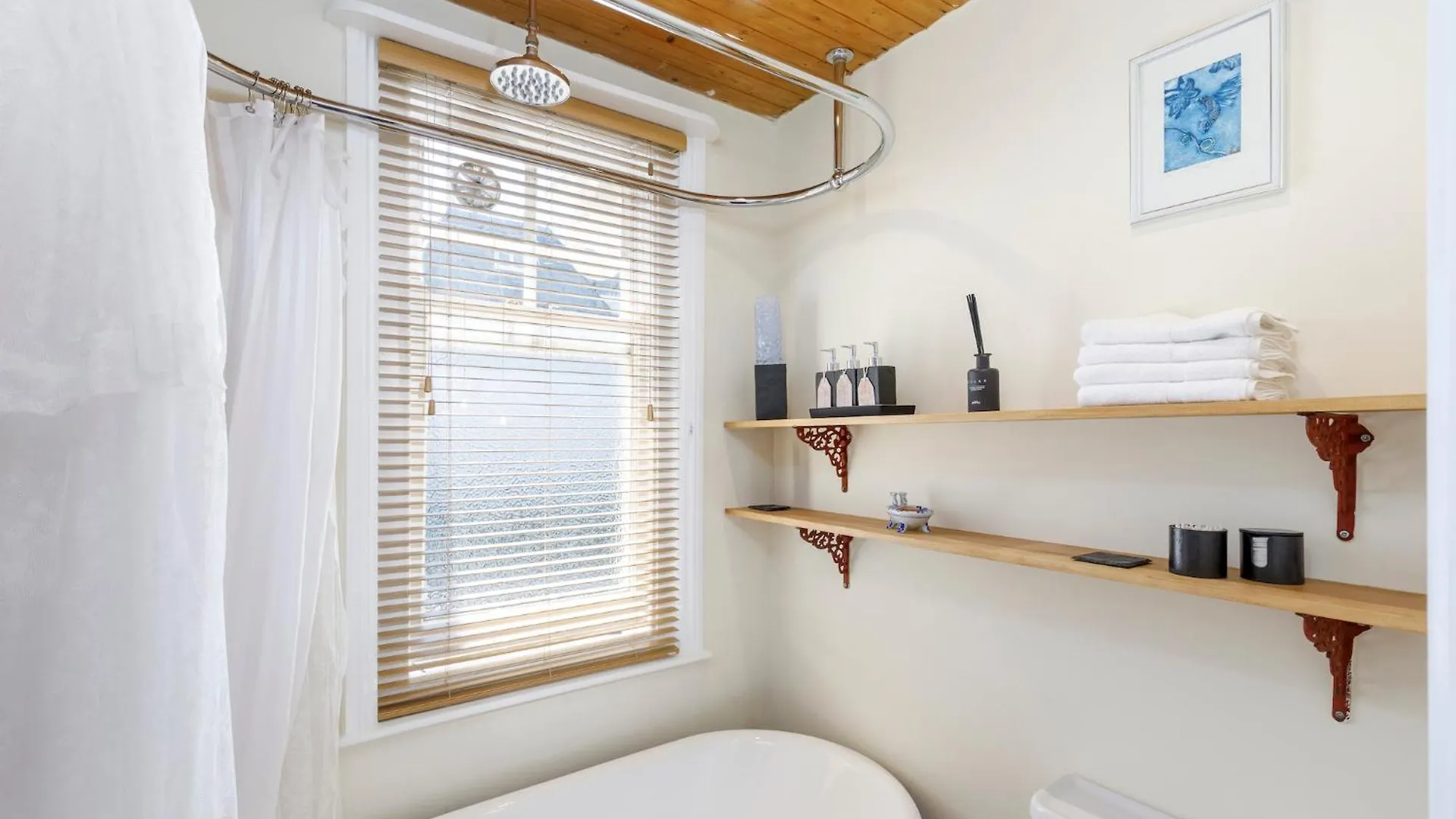 Finest Retreats - Pittodrie Guest House - Room 1 Brighton Apartment